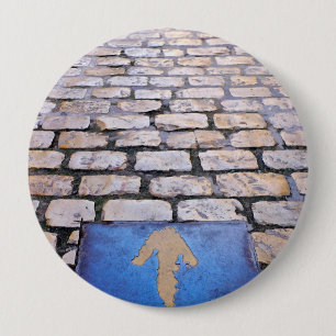 Yellow arrow 10 cm round badge