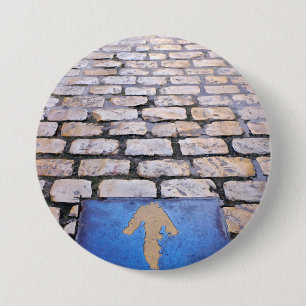 Yellow arrow 7.5 cm round badge