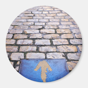 Yellow arrow magnet