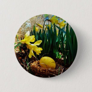 Yellow Daffodils and a Yellow Easter egg 6 Cm Round Badge
