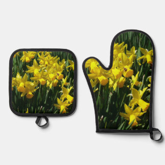 Yellow Daffodils I Oven Mitt & Pot Holder Set
