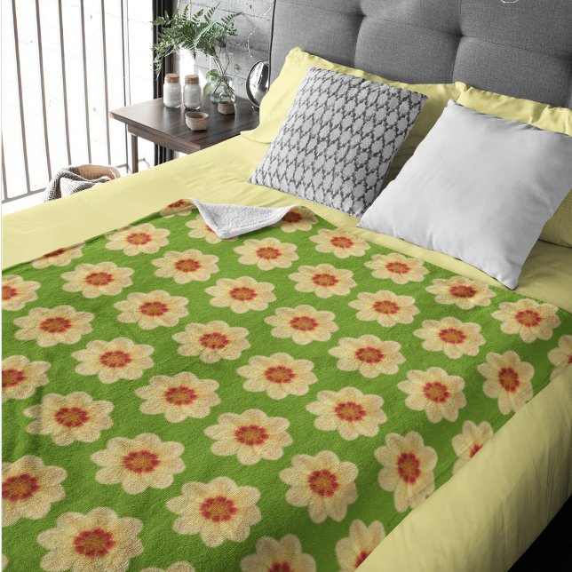 Yellow Dahlia Floral Pattern on Green Sherpa Blanket (In Situ Bed)