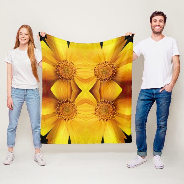 Yellow Daisy Flower Petals And Centre Pattern   Fleece Blanket (In Situ)