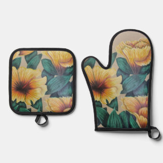 Yellow hibiscus oven mitt set