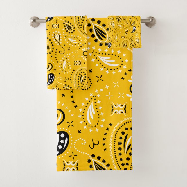 yellow paisley bath towel set (Insitu)