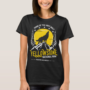 Yellowstone National Park Grey Wolf - Hiking & Cam T-Shirt
