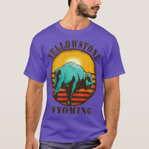 Yellowstone US National Park Wyoming Bison Hiking  T-Shirt