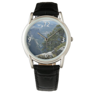 Yosemite Mountain View in Yosemite National Park Watch