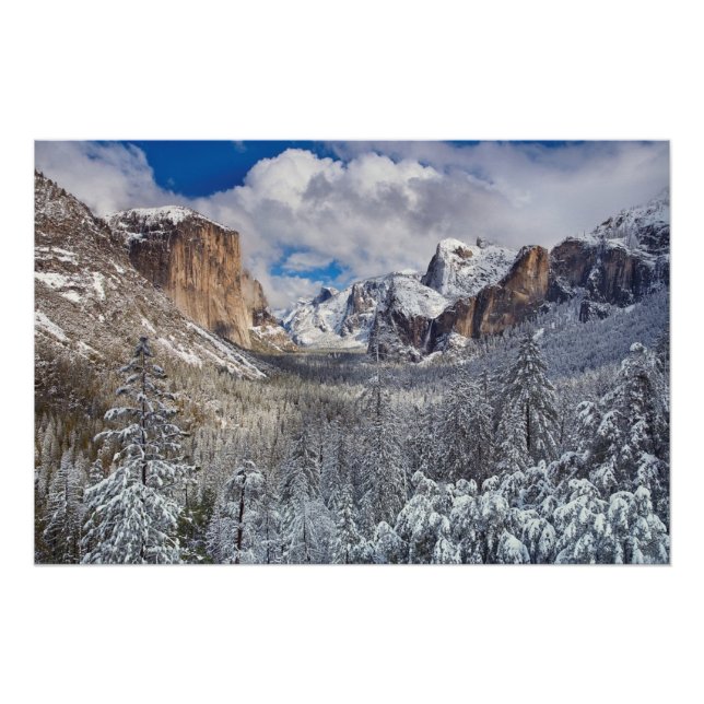 Yosemite Valley in Snow Poster (Front)
