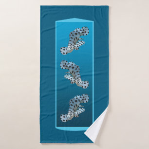Young Grouper - Design gradient blue background Bath Towel