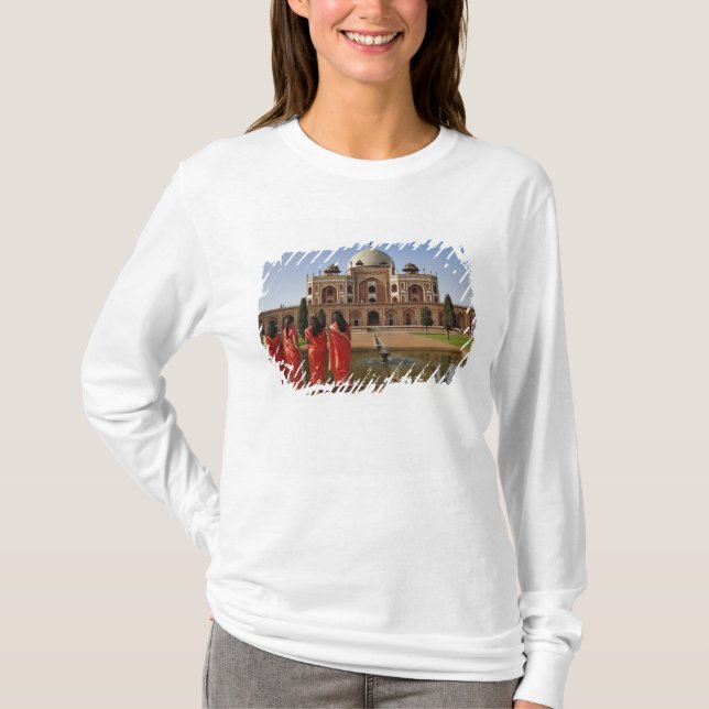 Young Indian ladies and Humayun's Tomb, Delhi, T-Shirt (Front)
