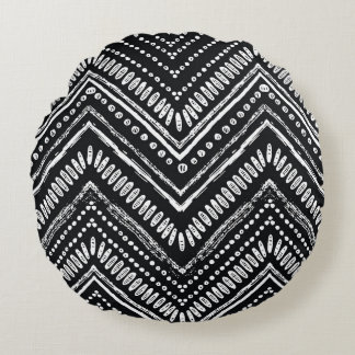 Zigzag Stripes: Hand Drawn Ethnic Round Cushion