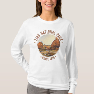 Zion National Park Utah USA Outdoors Distressed T-Shirt