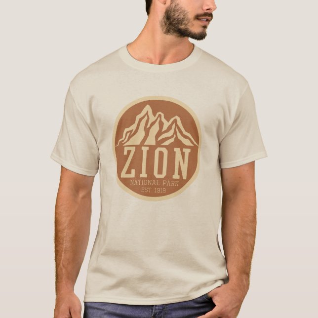Zion National Park Utah USA Outdoors Retro T-Shirt (Front)